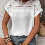 Blusa com Renda e Manga Morcego