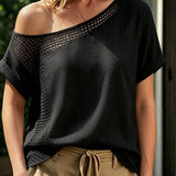 Blusa de Decote Assimétrico com Tule
