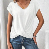 Camiseta Decote V com Detalhe Torcido