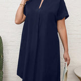 Vestido Plus Size com Decote Entalhado