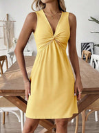 Vestido Midi Evasê Sem Mangas com Torção Frontal - La Lecce
