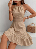 Vestido Curto Frente Única com Babado e Laço