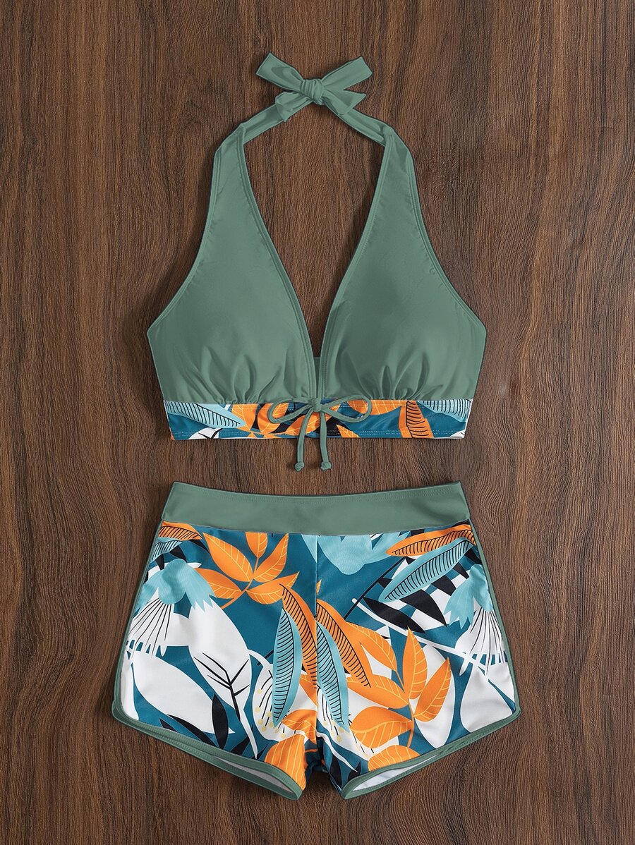 Biquíni Cabresto com Amarração Frontal e Shorts Estampado
