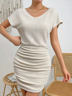 Vestido Curto de Malha Waffle com Franzido Lateral - La Lecce