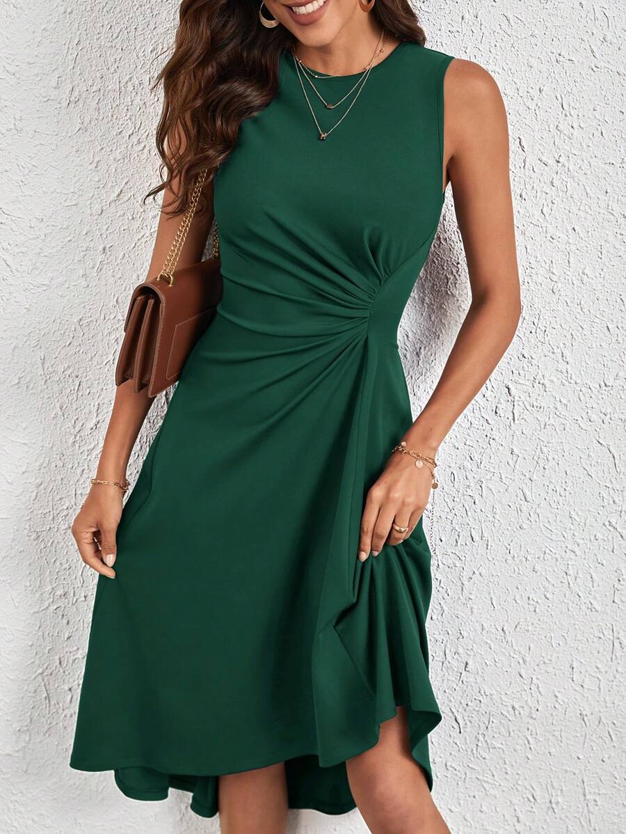 Vestido Midi Evasê com Frente Franzida e Bainha Assimétrica - La Lecce