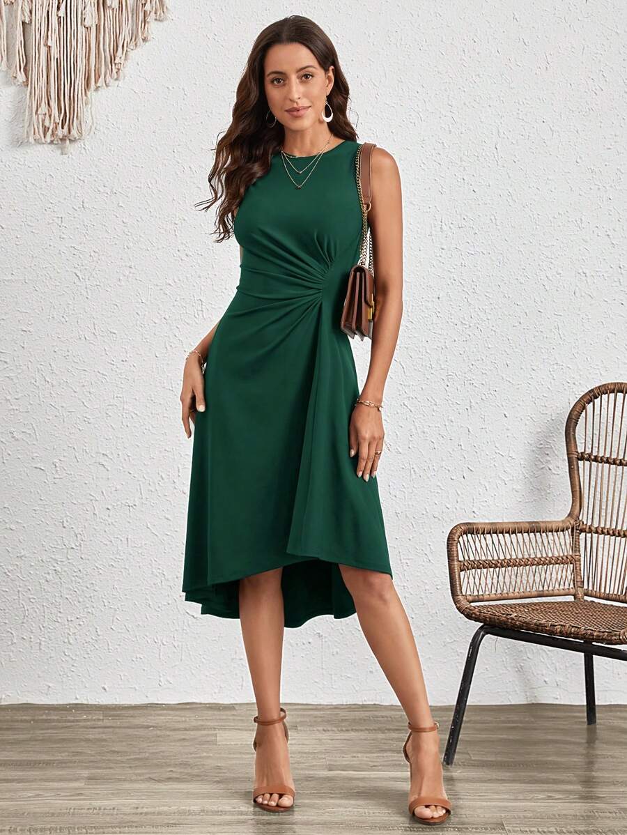 Vestido Midi Evasê com Frente Franzida e Bainha Assimétrica - La Lecce