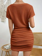 Vestido Curto de Malha Waffle com Franzido Lateral - La Lecce