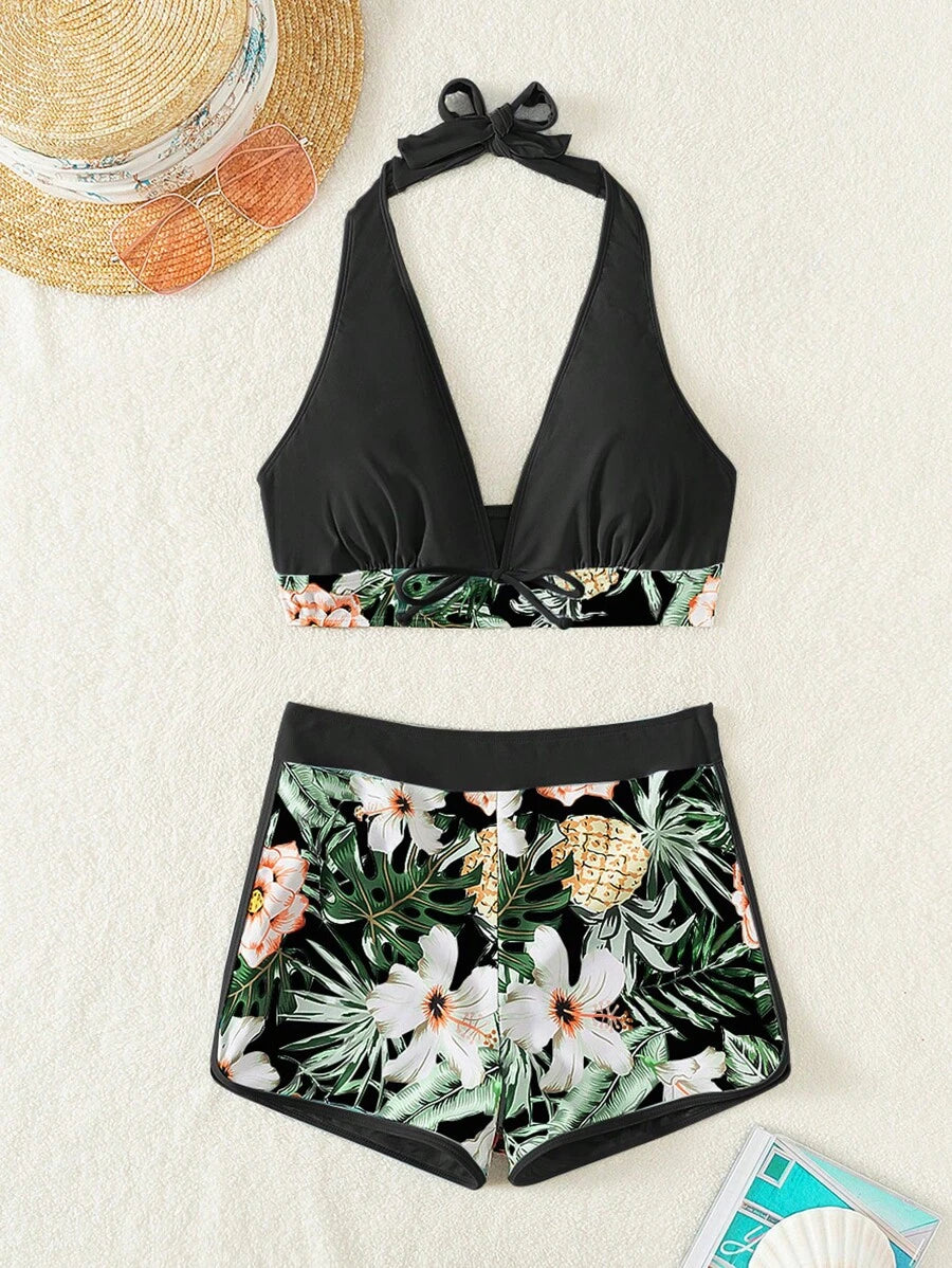 Biquíni Cabresto com Amarração Frontal e Shorts Estampado