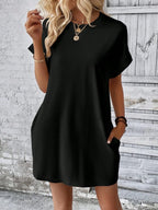 Vestido Curto Camiseta com Bolsos e Manga Morcego - La Lecce