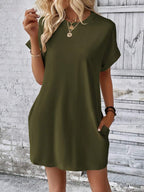 Vestido Curto Camiseta com Bolsos e Manga Morcego - La Lecce