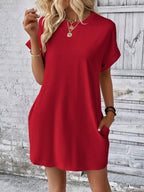 Vestido Curto Camiseta com Bolsos e Manga Morcego - La Lecce