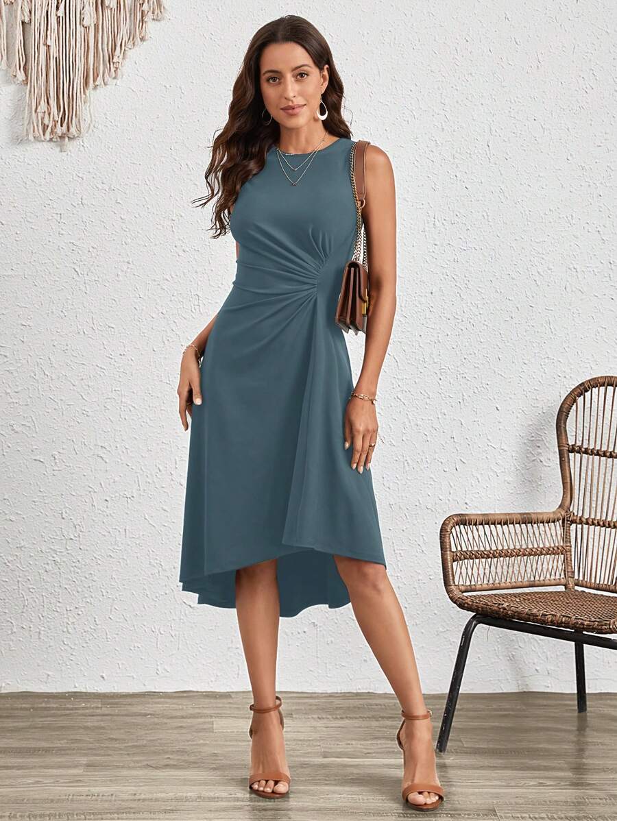 Vestido Midi Evasê com Frente Franzida e Bainha Assimétrica - La Lecce