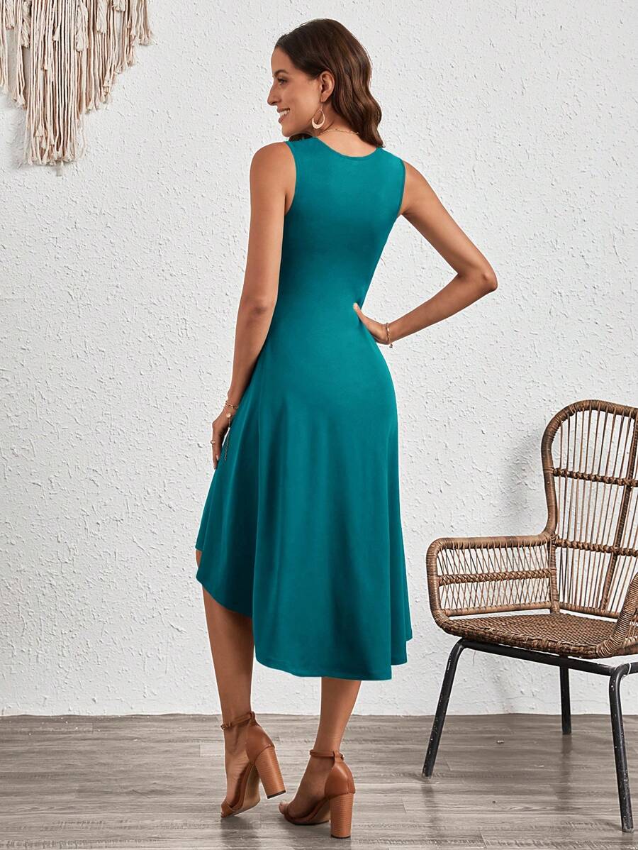 Vestido Midi Evasê com Frente Franzida e Bainha Assimétrica - La Lecce