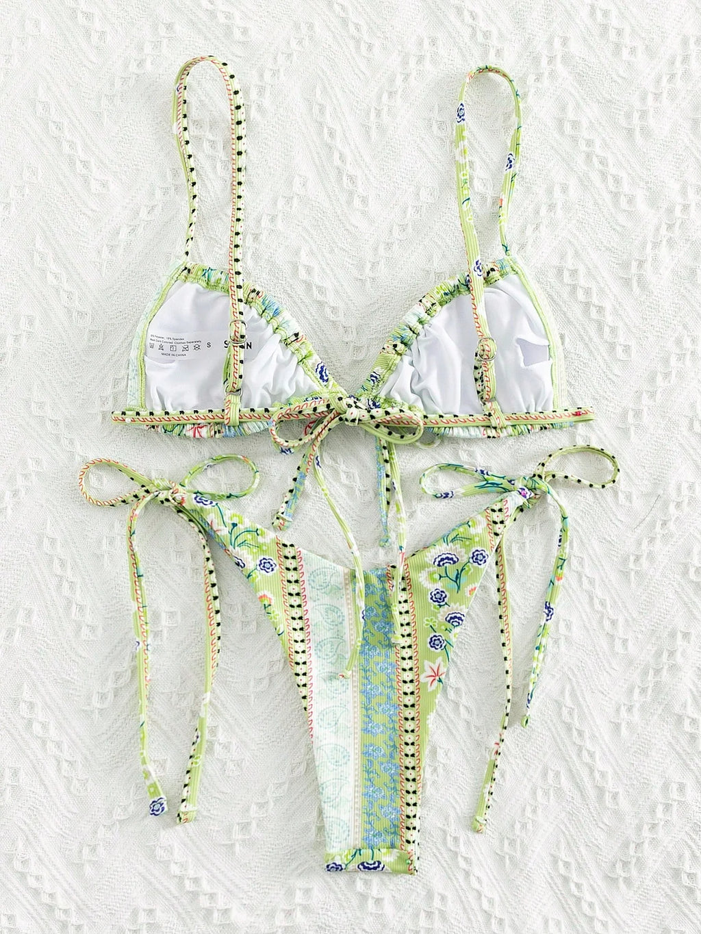 Biquíni Florzinhas Tanga com Nó Lateral