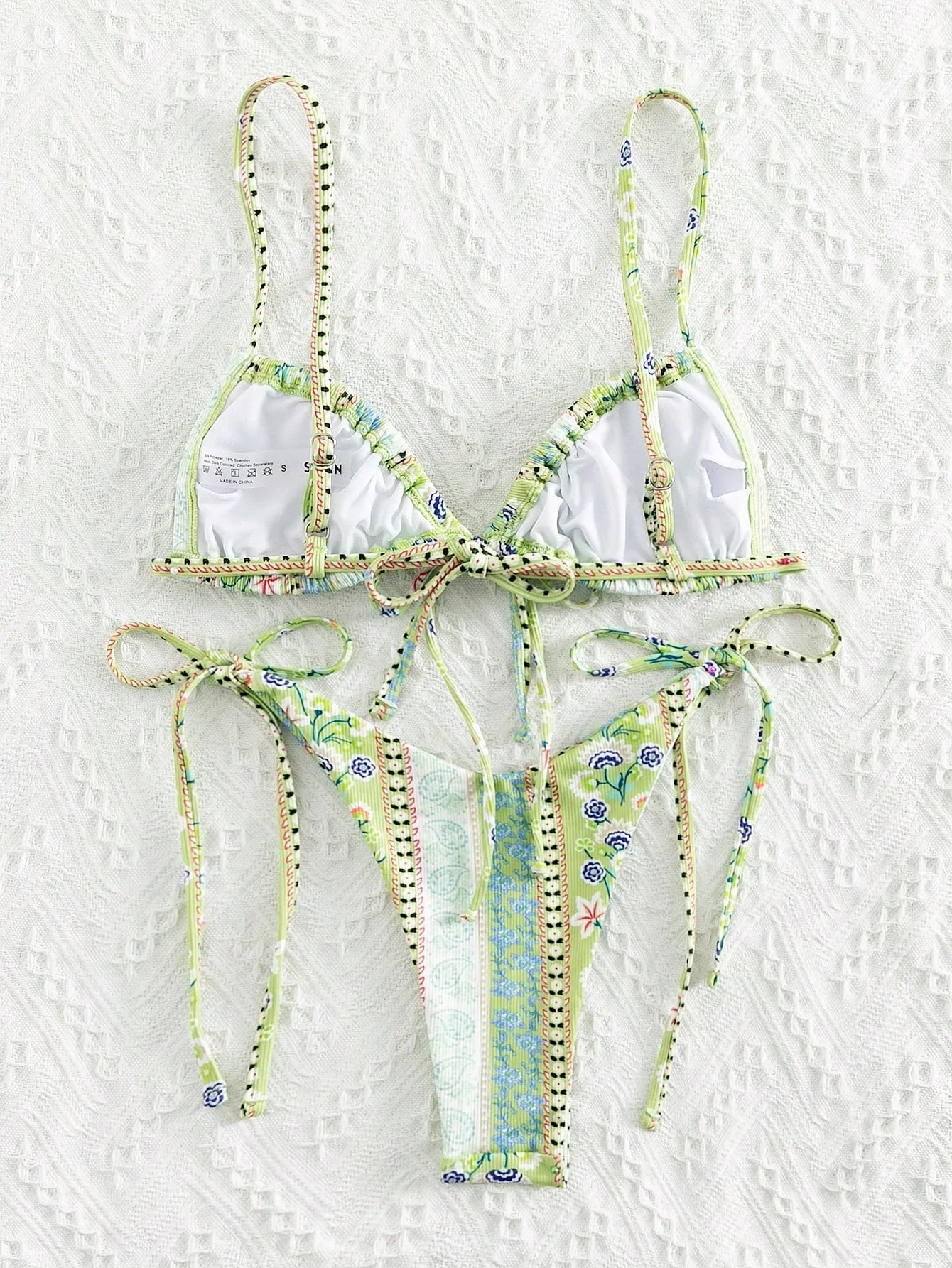 Biquíni Florzinhas Tanga com Nó Lateral