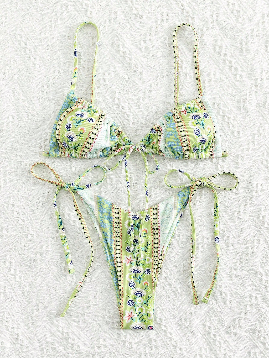 Biquíni Florzinhas Tanga com Nó Lateral