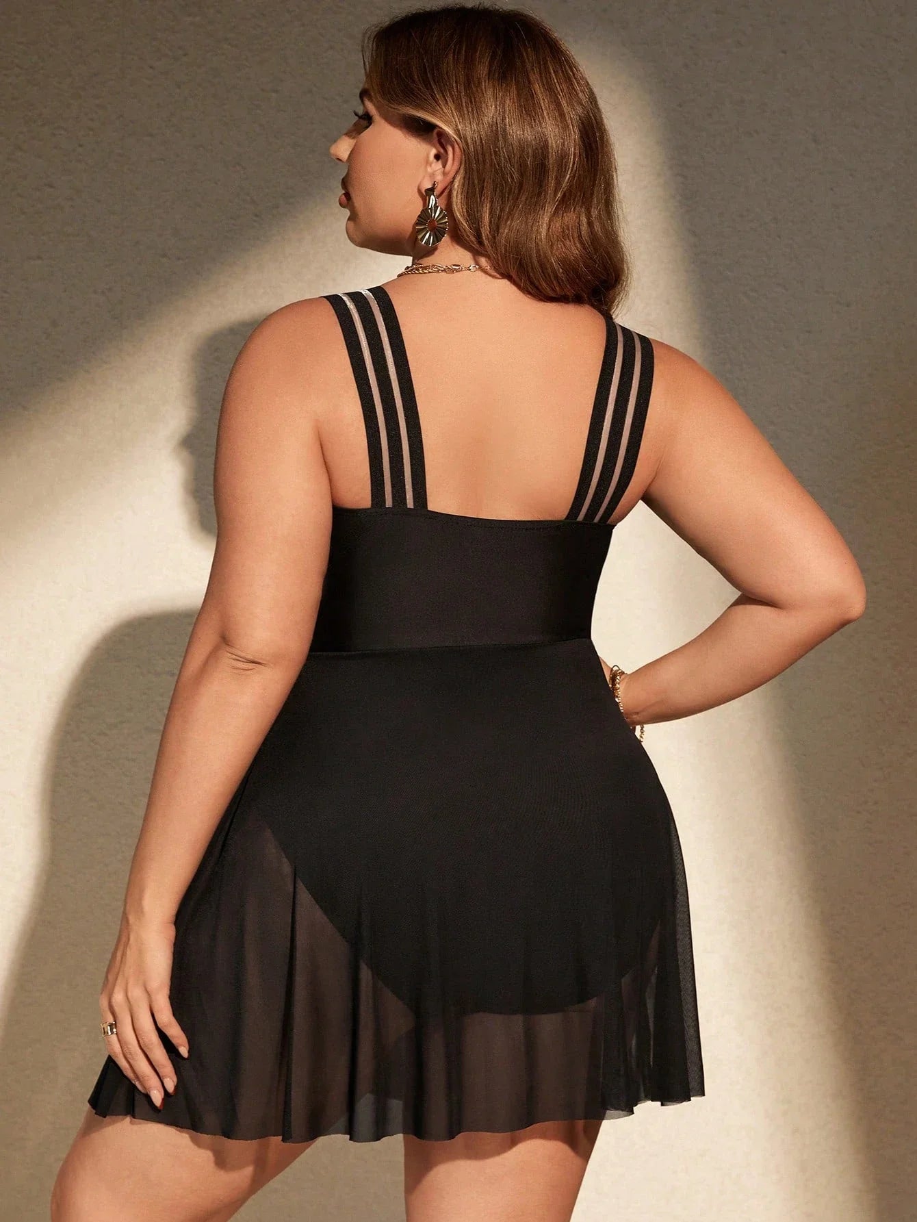 Maiô Plus Size com Saia Longa