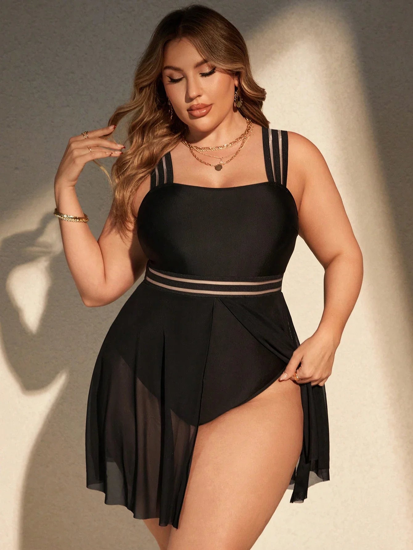 Maiô Plus Size com Saia Longa