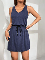 Vestido Curto Justo com Cordão de Ajuste na Cintura - La Lecce