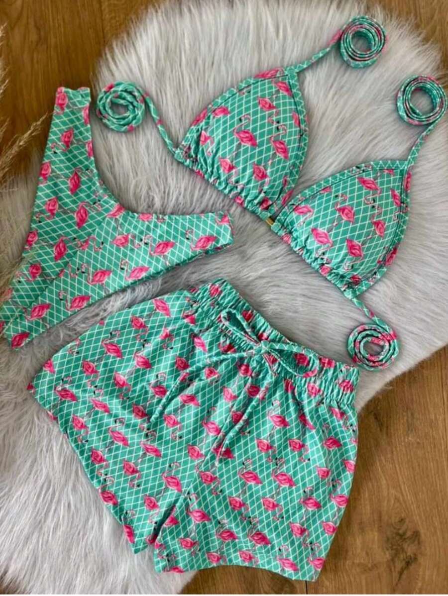 Conjunto de Biquíni 3 Peças com Estampa Tropical e Shorts