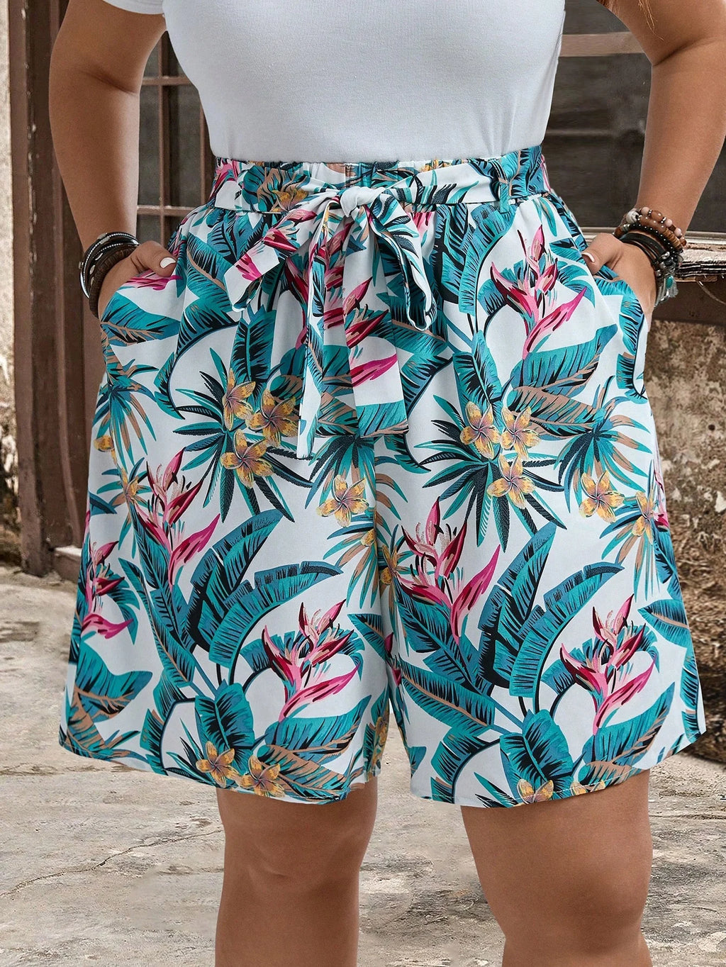 Shorts Plus Size com Cinto