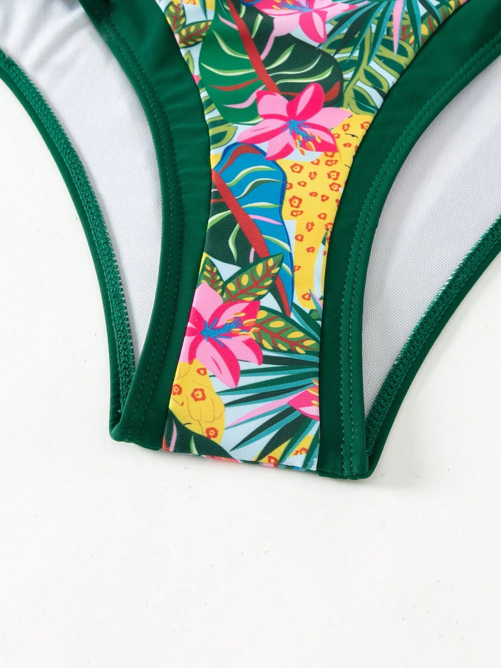 Conjunto de Biquíni 3 Peças Tropical com Saia Longa