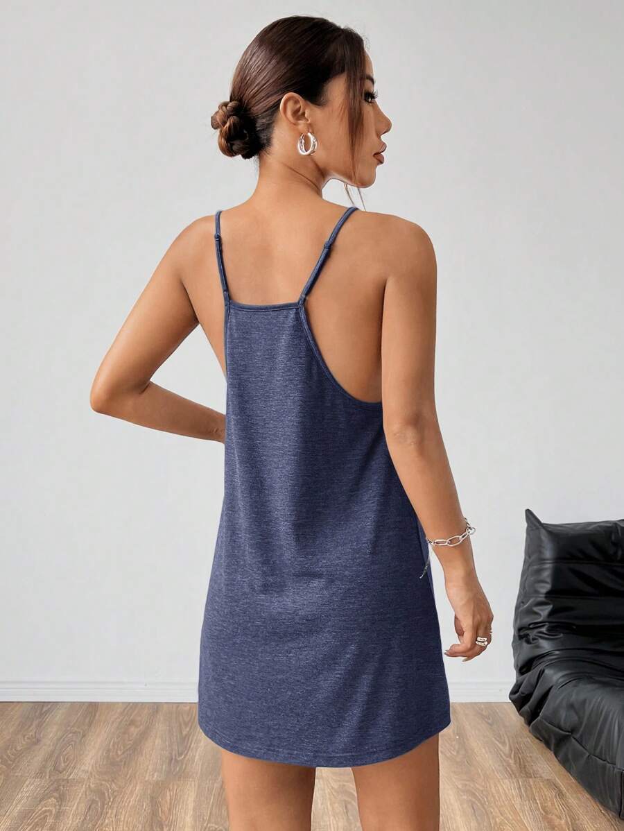 Vestido Curto de Alças Finas com Bolsos e Costas Abertas - La Lecce