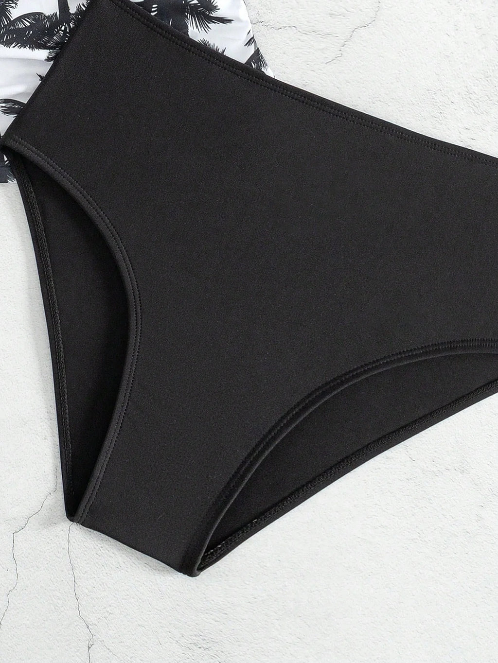 Tankini com Decote V e Costas Abertas