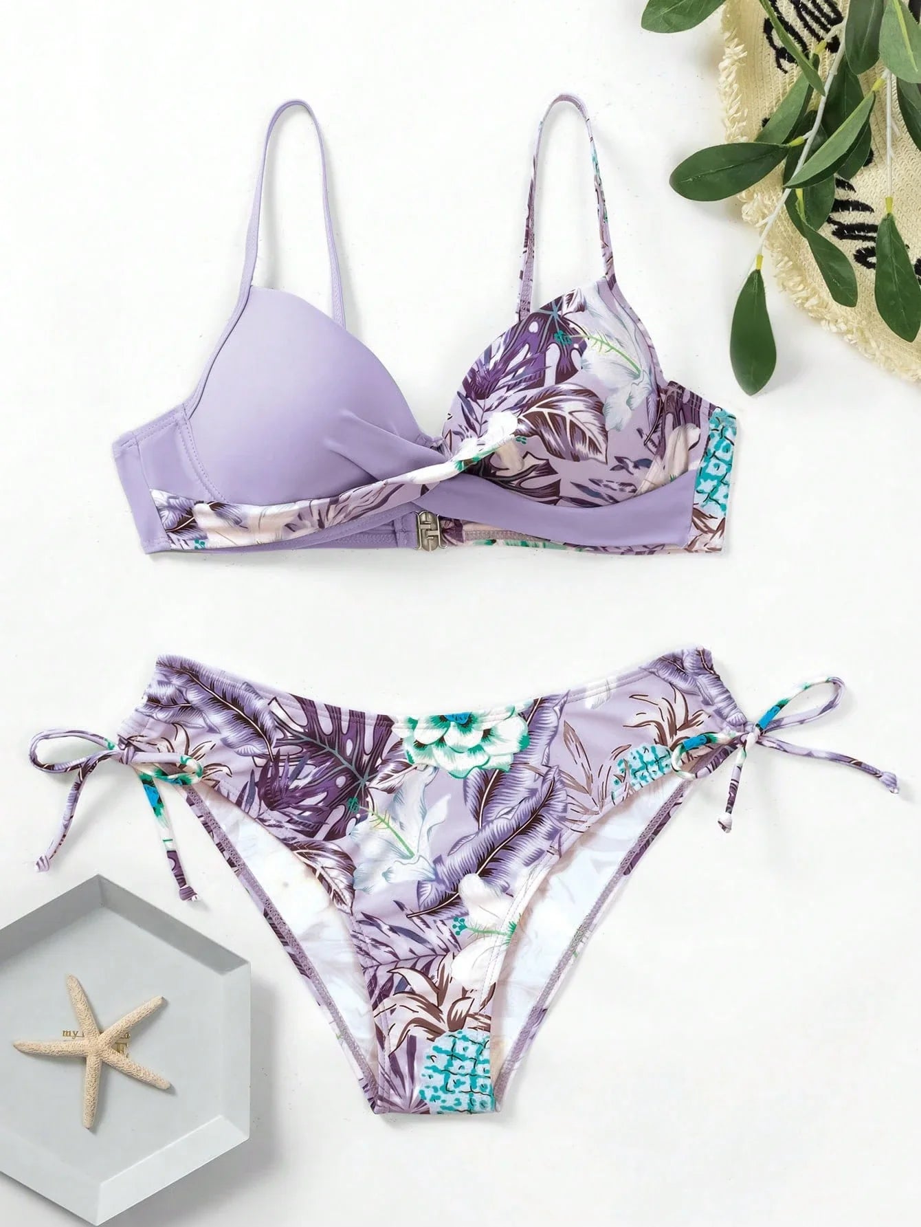 Biquíni Estampado com Alças Finas e Cintura Natural