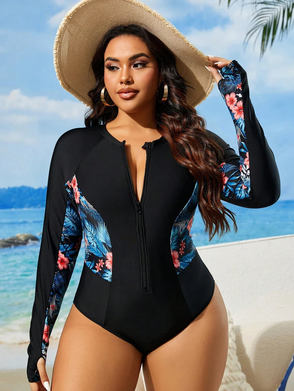 Maiô Plus Size com Gola Alta Dividida