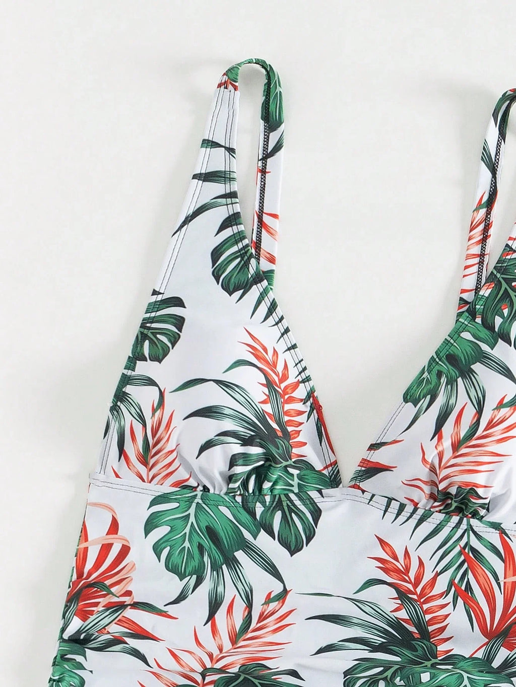 Tankini com Decote V e Costas Abertas