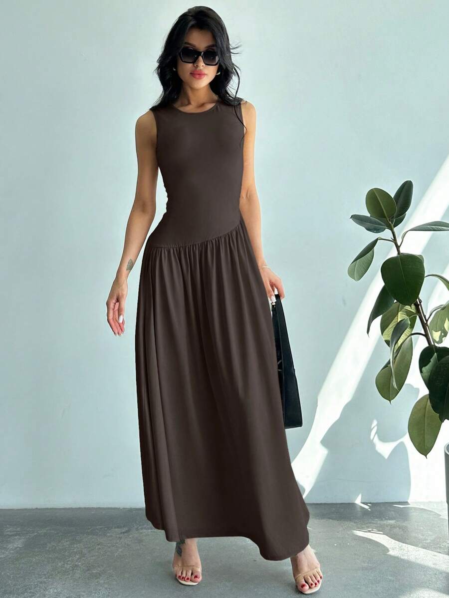 Vestido Maxi de Malha com Gola Redonda e Costas Abertas - La Lecce
