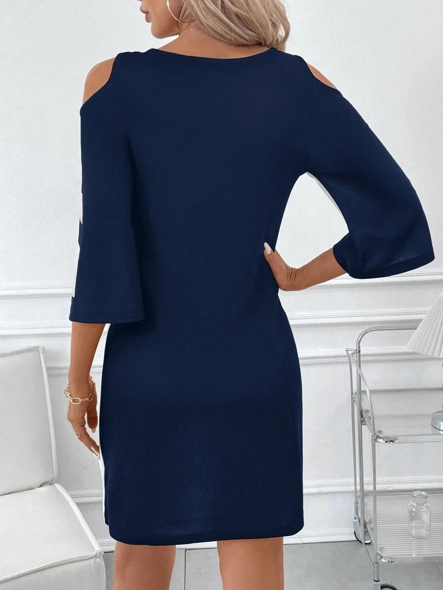 Vestido Curto Decote Canoa com Estampa Floral - La Lecce