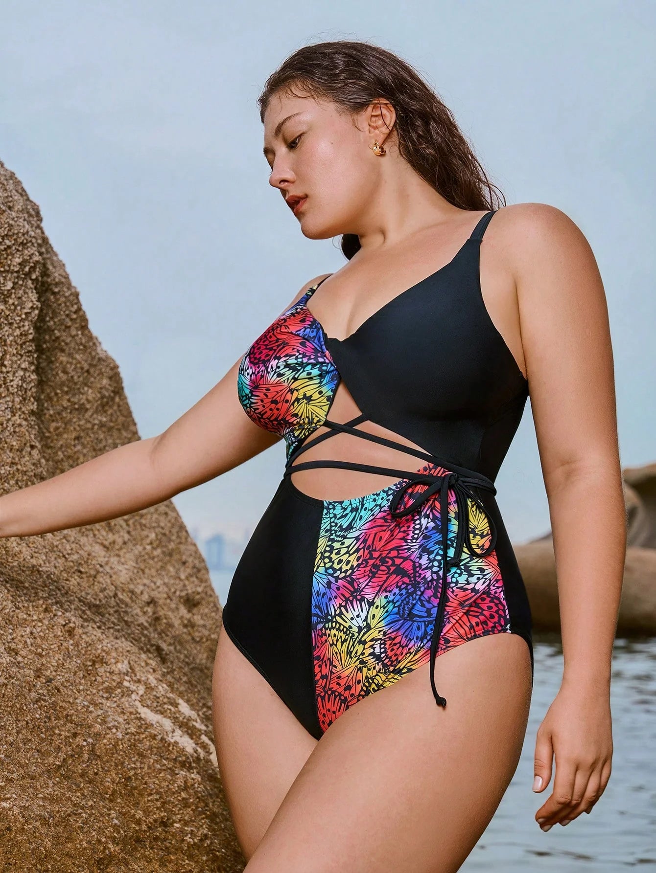 Maiô Plus Size Ziguezague com Tie Back