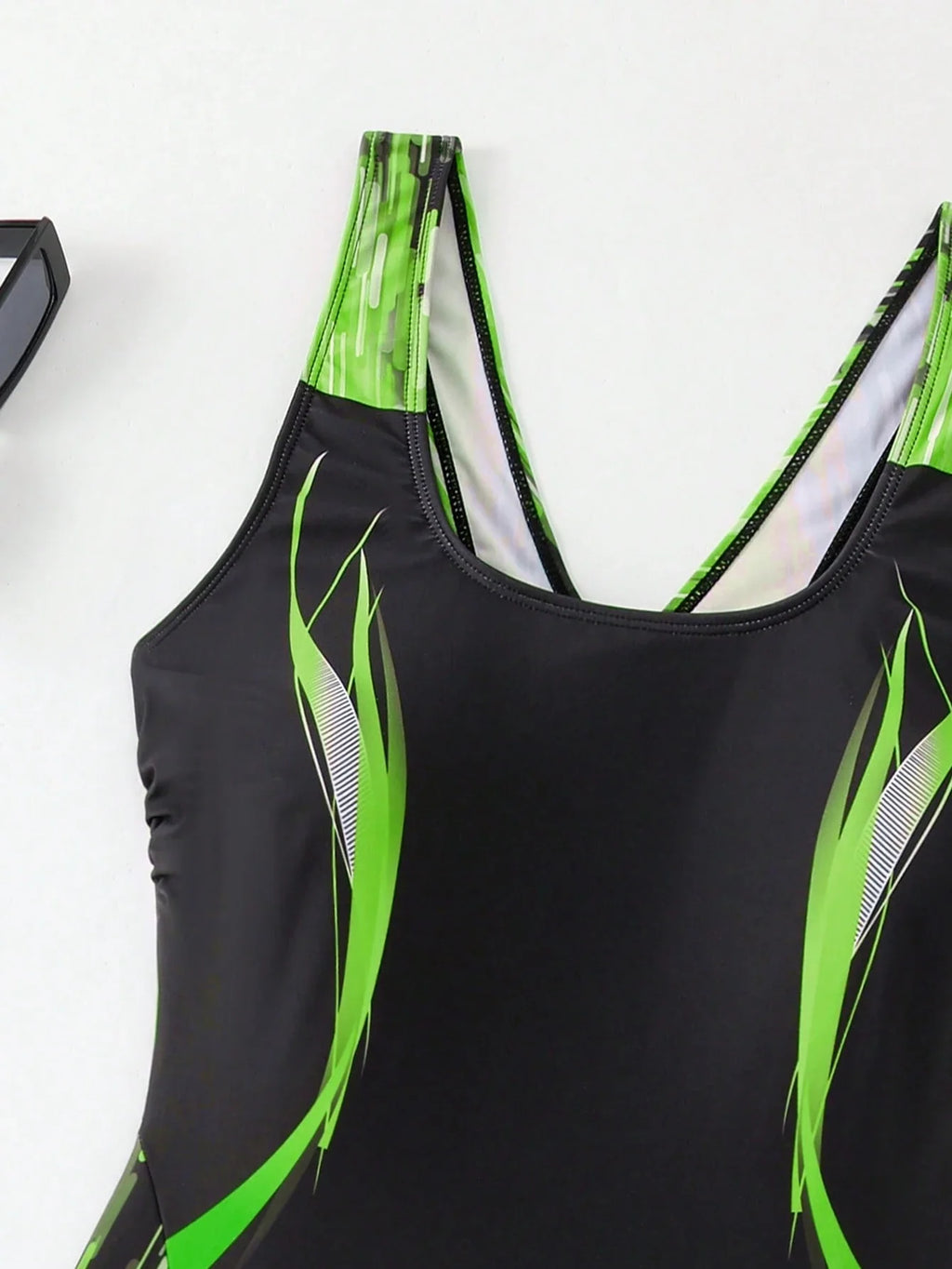 Maiô Plus Size Decote U Esportivo