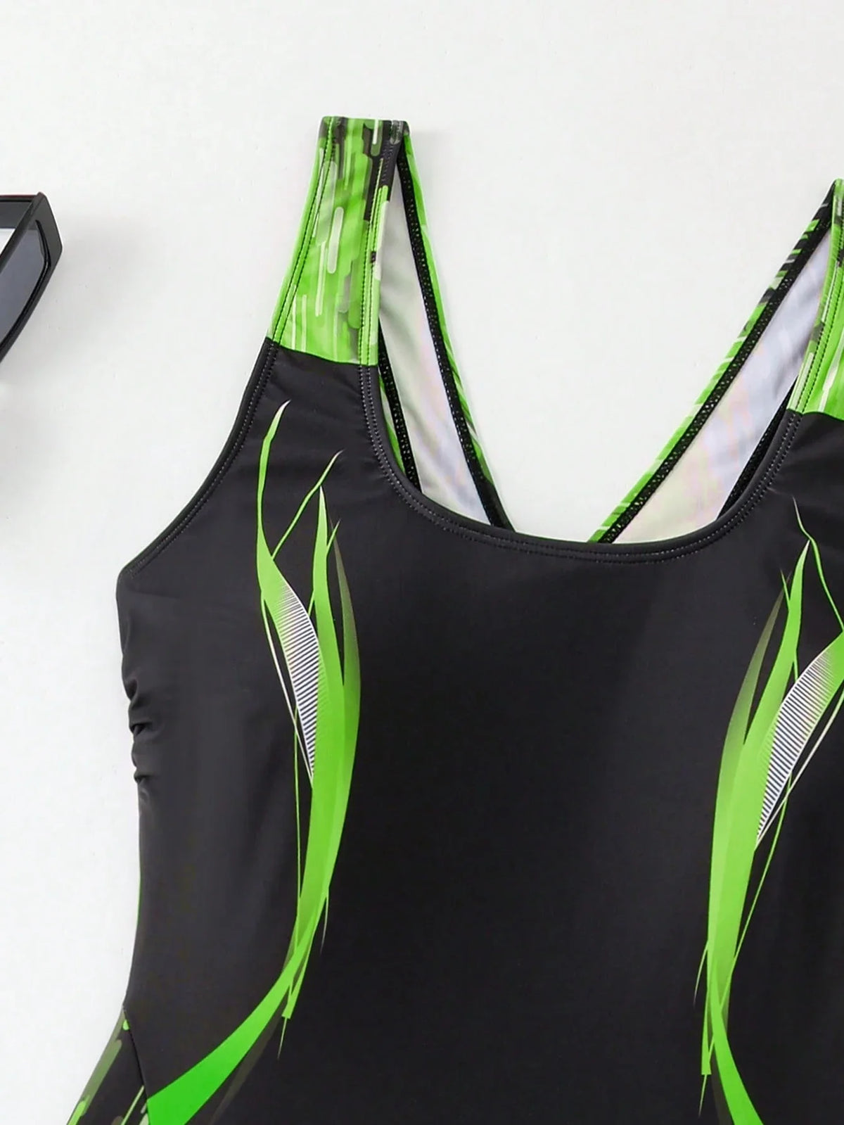 Maiô Plus Size Decote U Esportivo