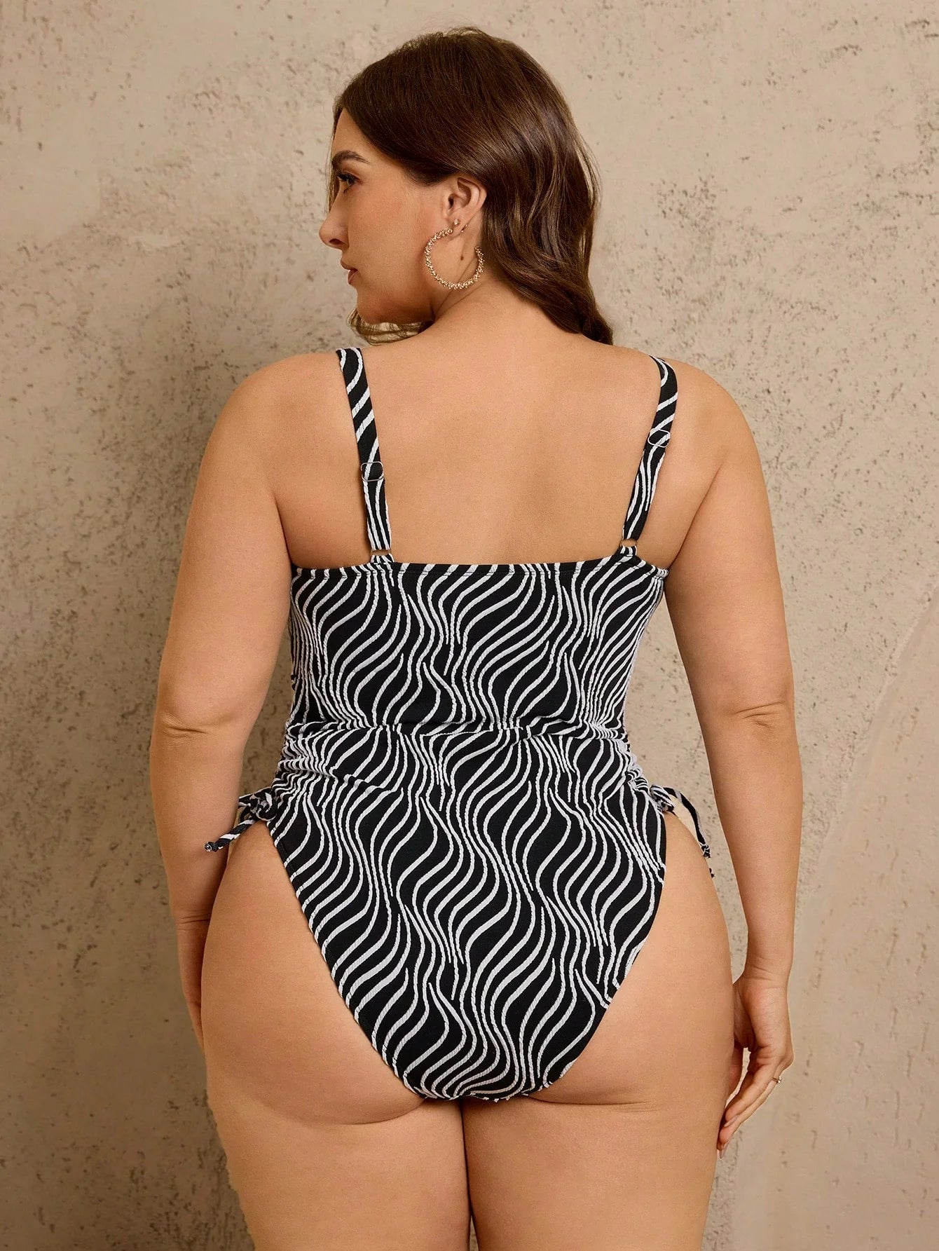 Maiô Plus Size Zebrado com Nó Lateral