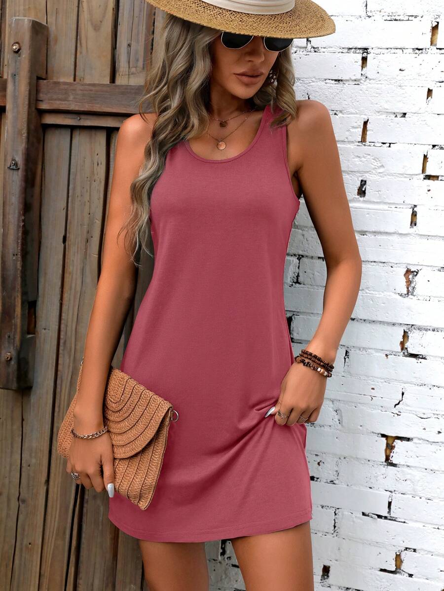 Vestido Curto Regata Básico com Decote U - La Lecce