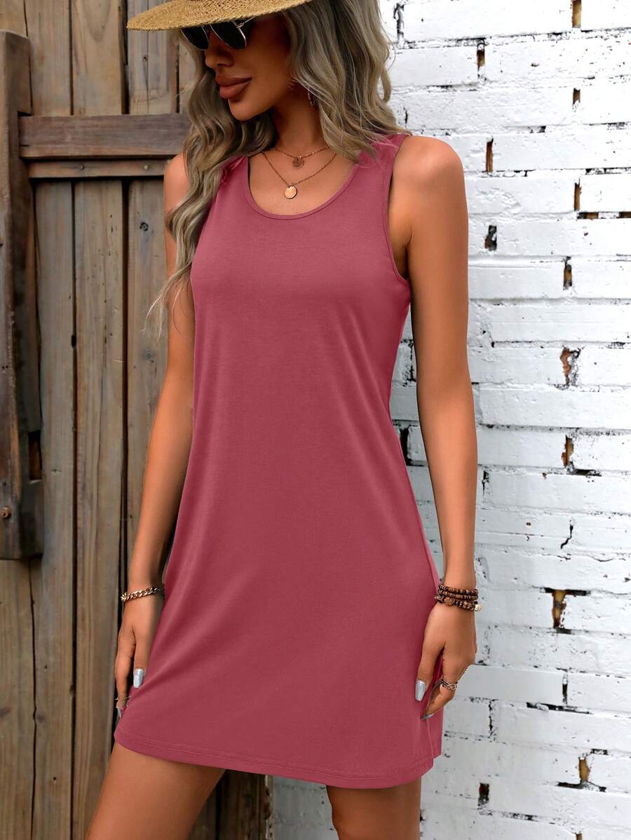 Vestido Curto Regata Básico com Decote U - La Lecce