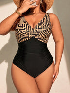 Maiô Plus Size Geométrico Transparente