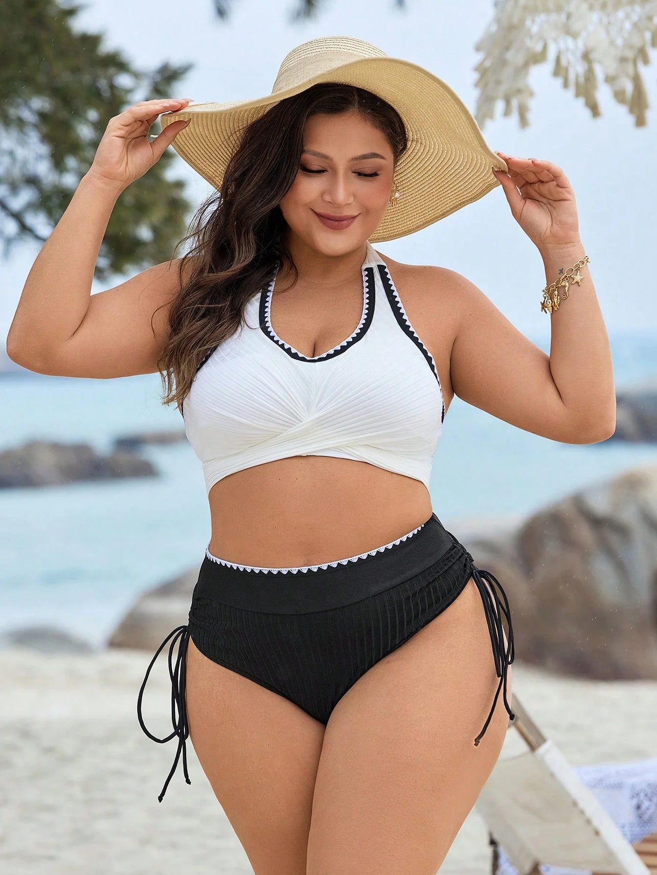 Biquíni Plus Size Cordão Ajustável