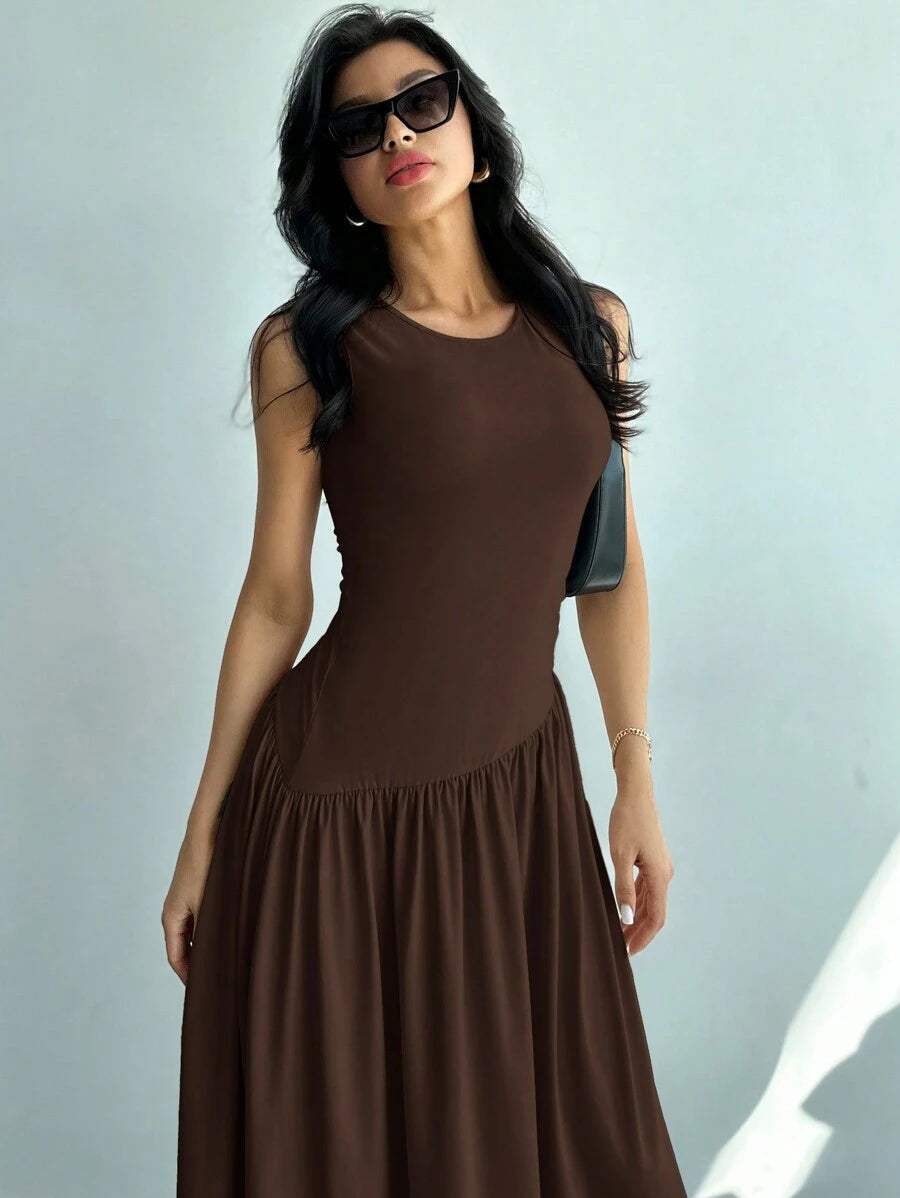 Vestido Maxi de Malha com Gola Redonda e Costas Abertas - La Lecce