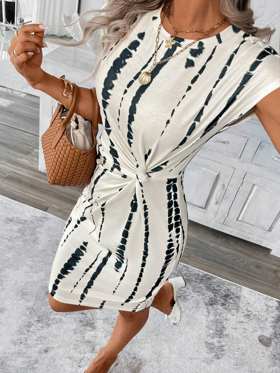Vestido Midi Justo com Detalhe Torcido e Botões - La Lecce
