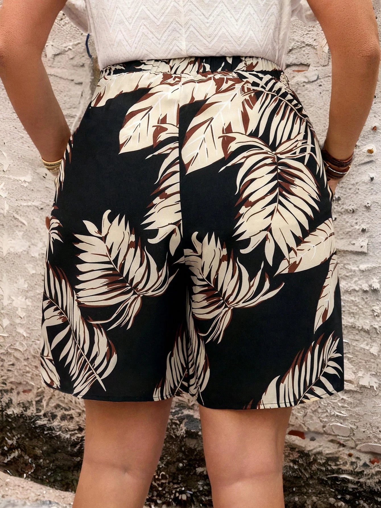 Shorts Plus Size com Cinto