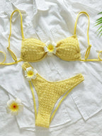 Biquíni Floral Texturizado com Fivela e Flor 3D