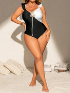 Maiô Plus Size Plissado com Apliques