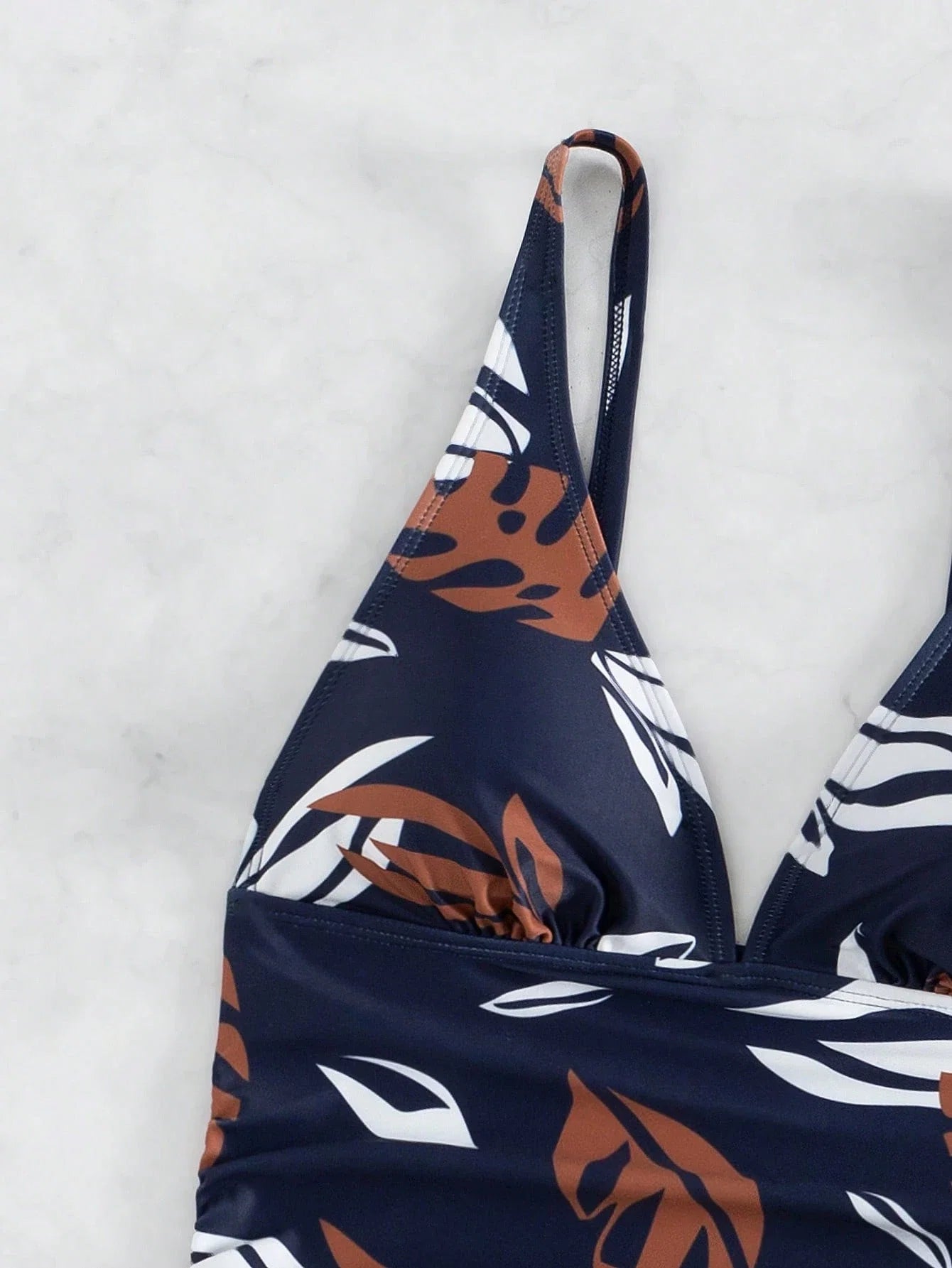 Tankini com Decote V e Costas Abertas