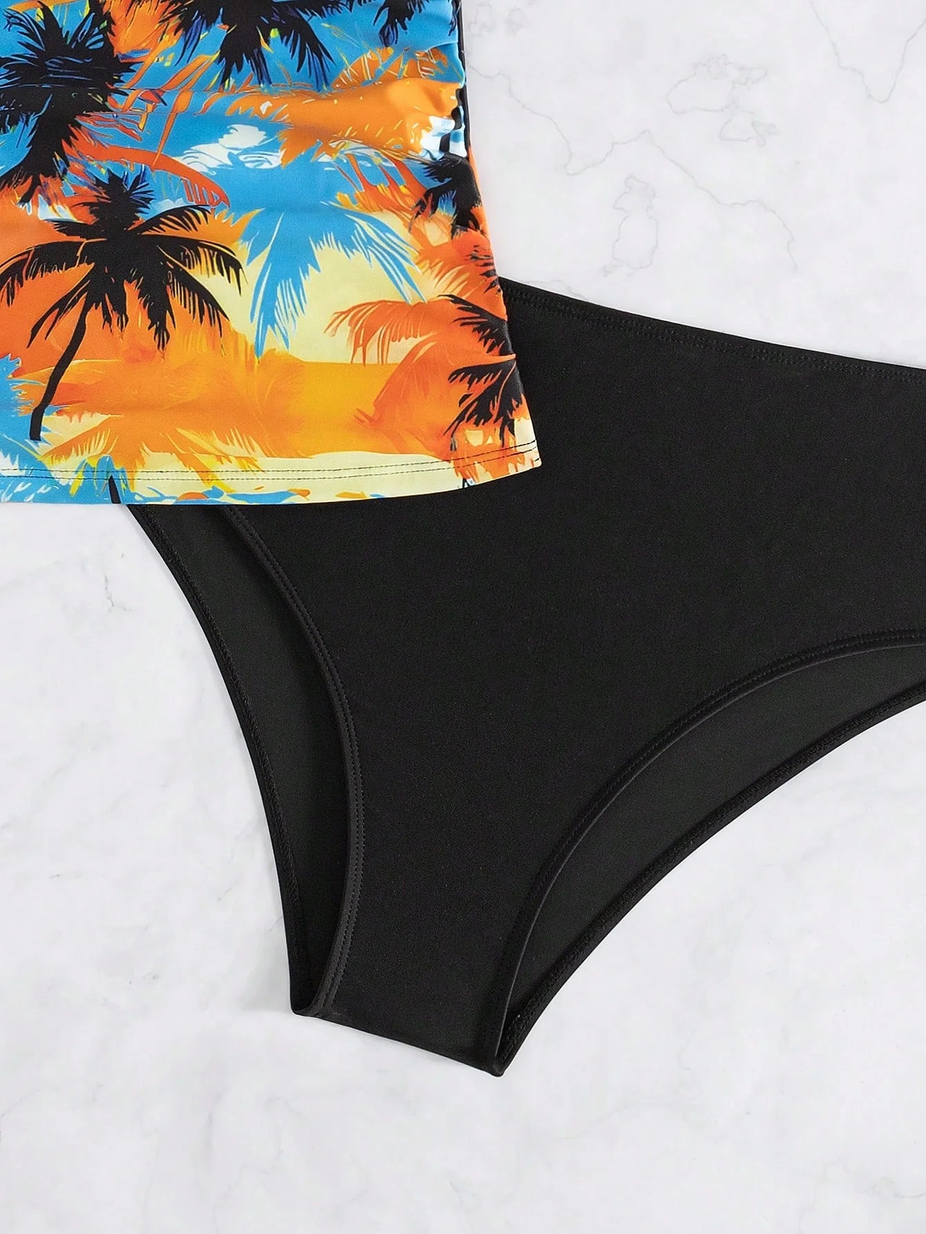 Tankini com Decote V e Costas Abertas