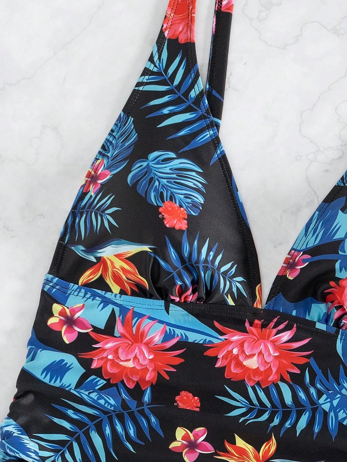 Tankini com Decote V e Costas Abertas
