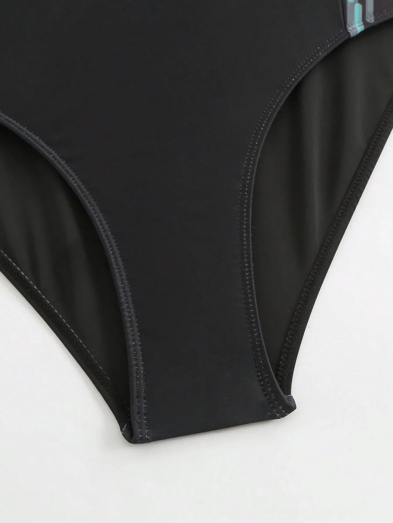 Maiô Plus Size Decote U Esportivo